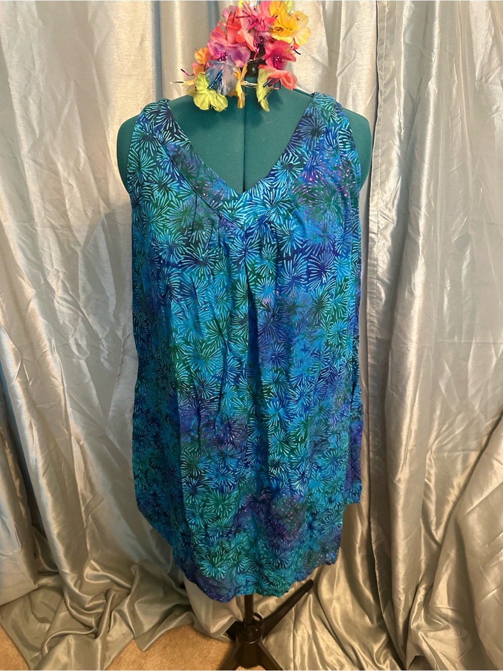 Vibrant Blue Green Batik Floral V‑Neck Sleeveless Dress 1x
